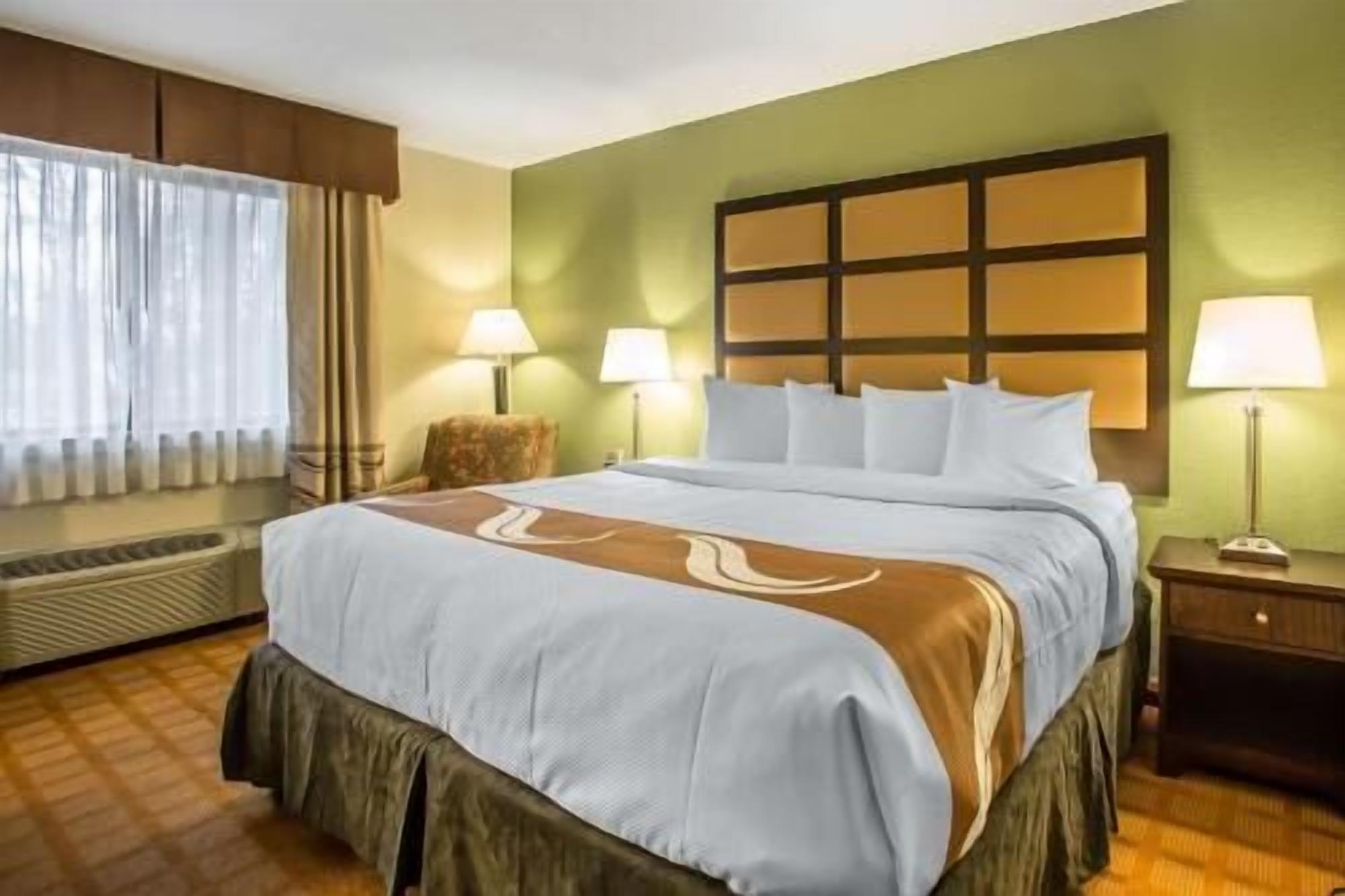 Pillowtop beds, desk, laptop workspace, blackout drapes