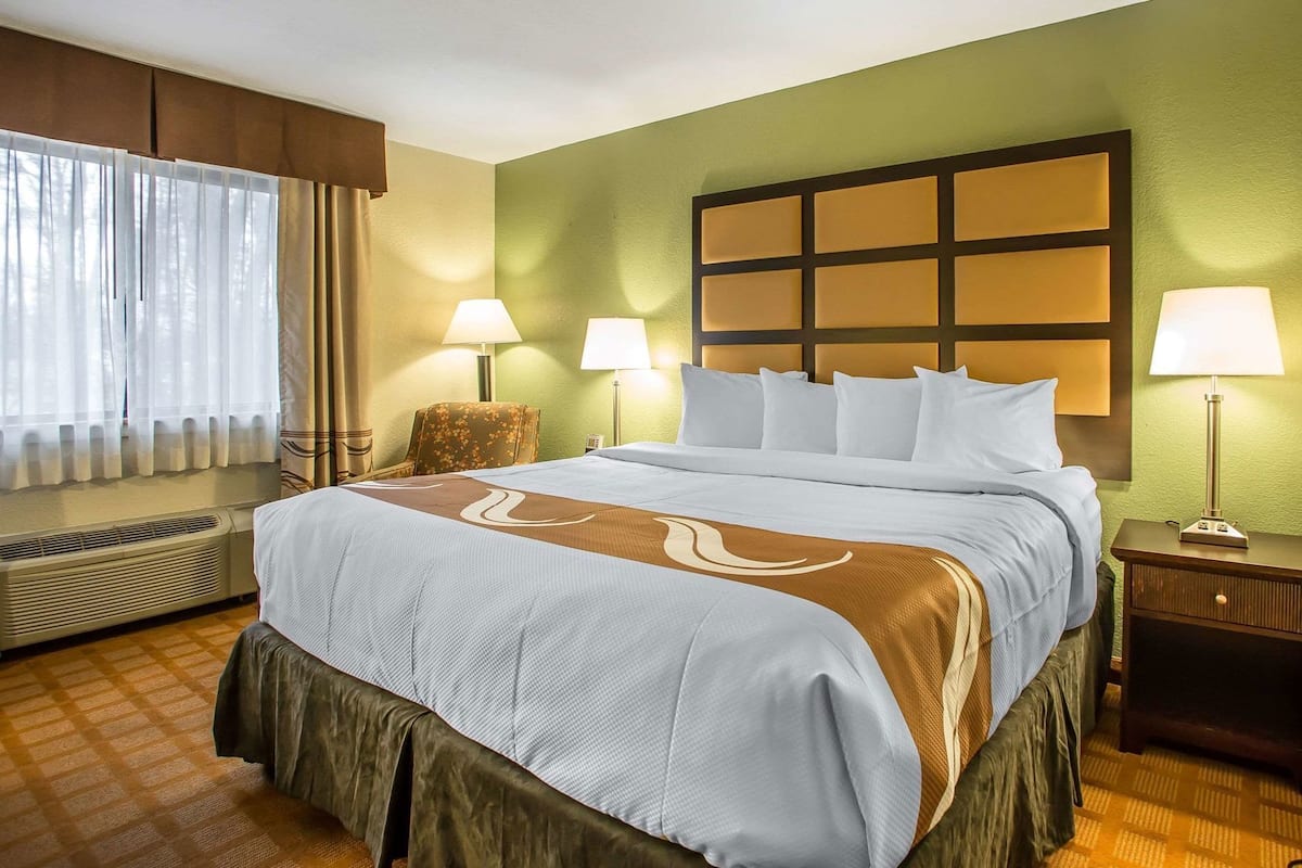 Pillowtop beds, desk, laptop workspace, blackout drapes