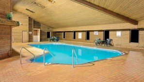 Una piscina cubierta