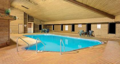 Super 8 by Wyndham Sturgeon Bay