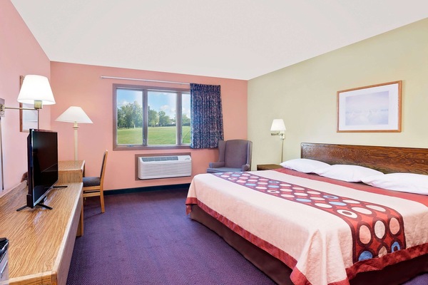 Room, 1 King Bed, Accessible, Non Smoking (Mobility, Tub w/ Grab Bars) | Iron/ironing board, free cribs/infant beds, free WiFi, bed sheets