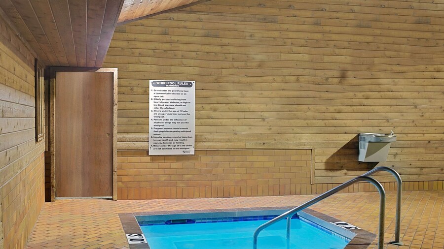 Super 8 by Wyndham Sturgeon Bay