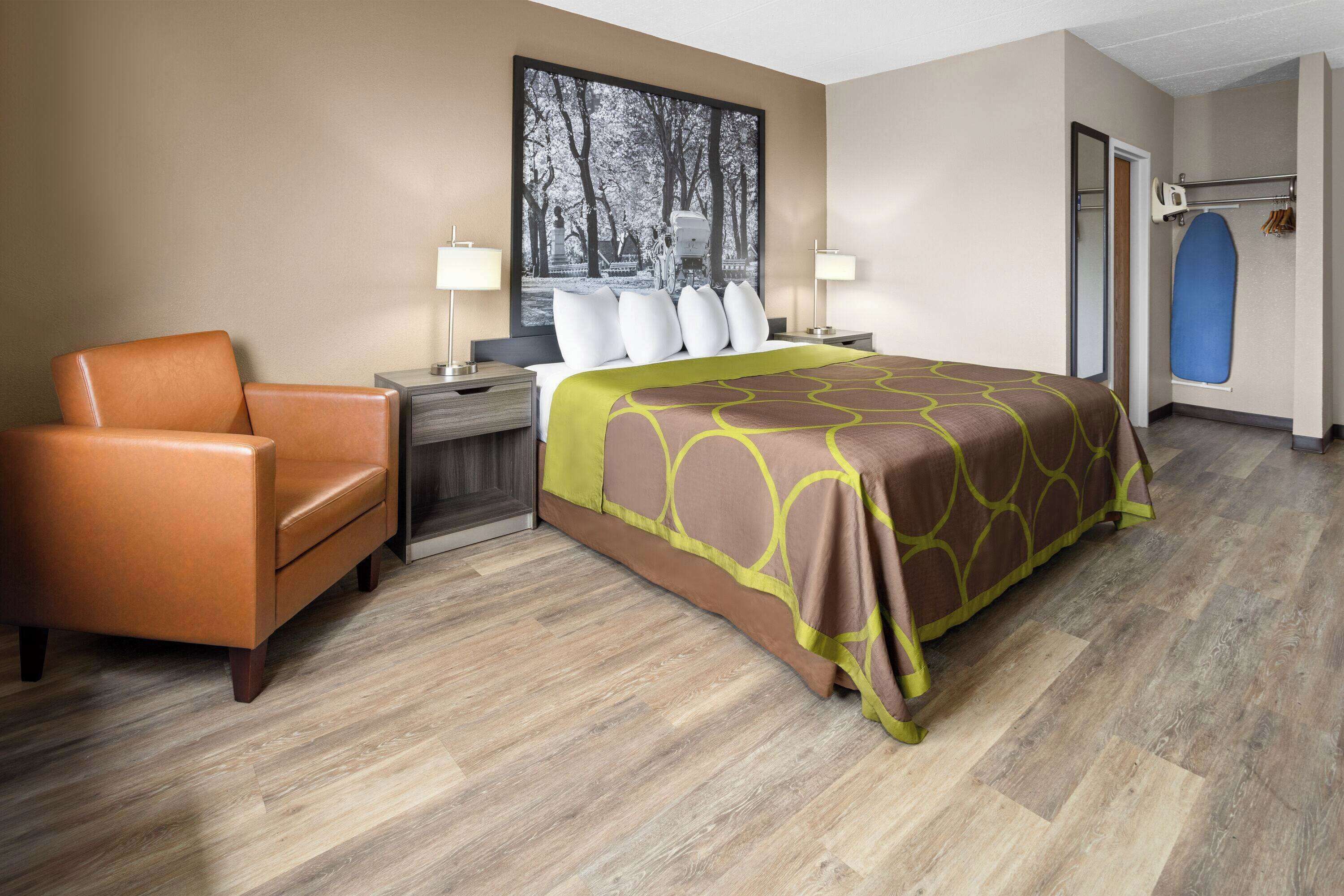 豪華客房, 1 張特大雙人床 | 書桌、筆電工作空間、遮光布/窗簾、免費搖籃/嬰兒床