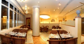 Se sirven desayunos, comidas, cenas y cocina mediterránea 