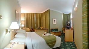 Suite – executive, 1 kingsize-seng | Minibar, safe på rommet, individuelt dekorert og skrivebord
