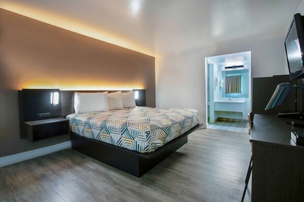 Khu vực làm việc phù hợp cho laptop, bàn ủi/dụng cụ ủi quần áo