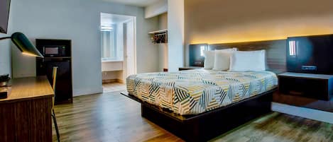 Laptop workspace, iron/ironing board, free WiFi, bed sheets