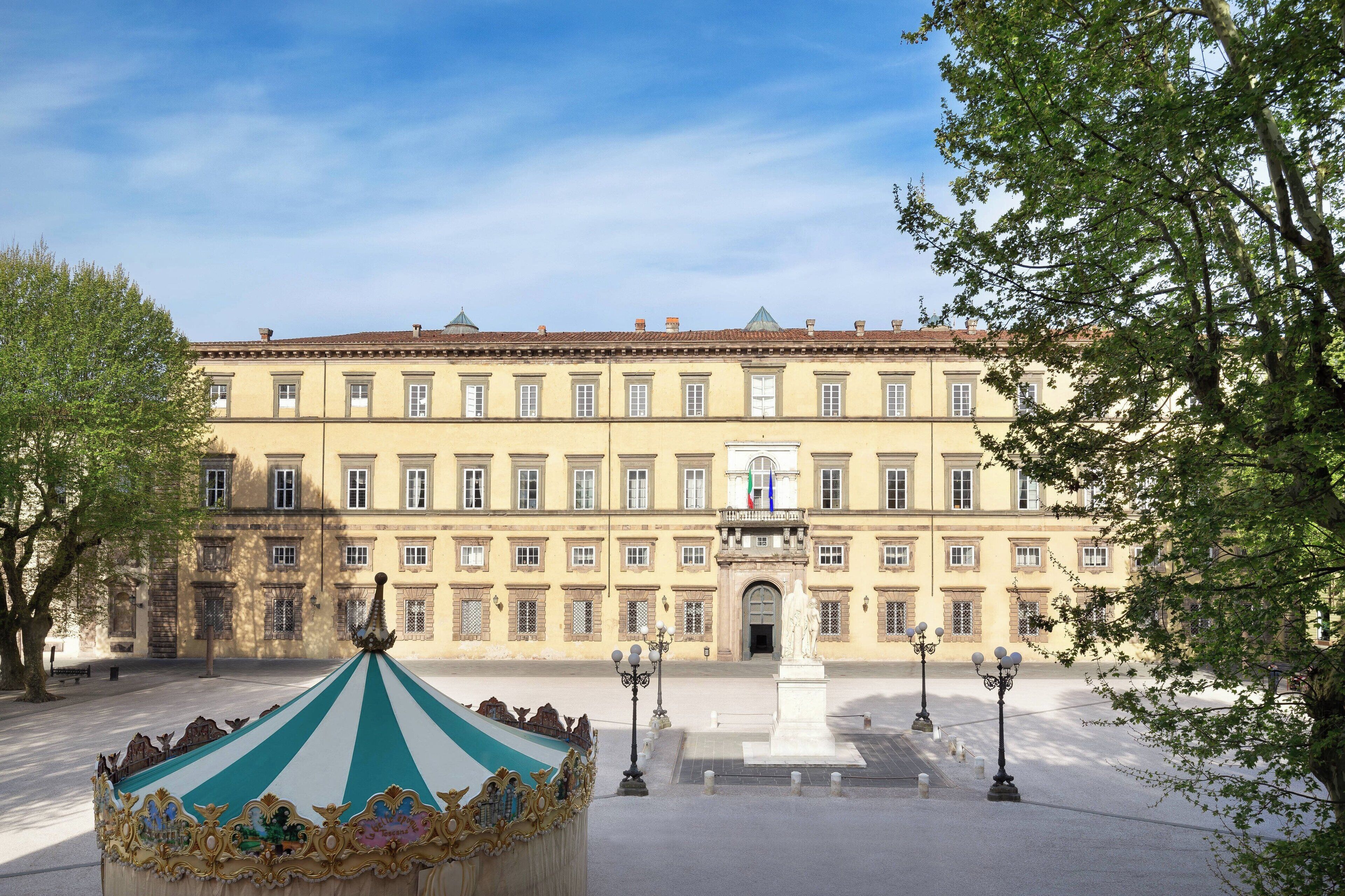 room, 1 king bed, non smoking, city view | premium bedding, minibar, in-room safe, free wifi