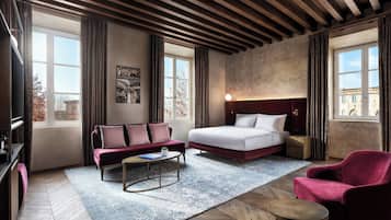Premium bedding, minibar, in-room safe, free WiFi