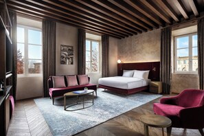 Premium bedding, minibar, in-room safe, free WiFi