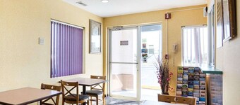 Econo Lodge Fredericksburg near I-95