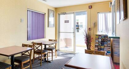 Econo Lodge Fredericksburg near I-95