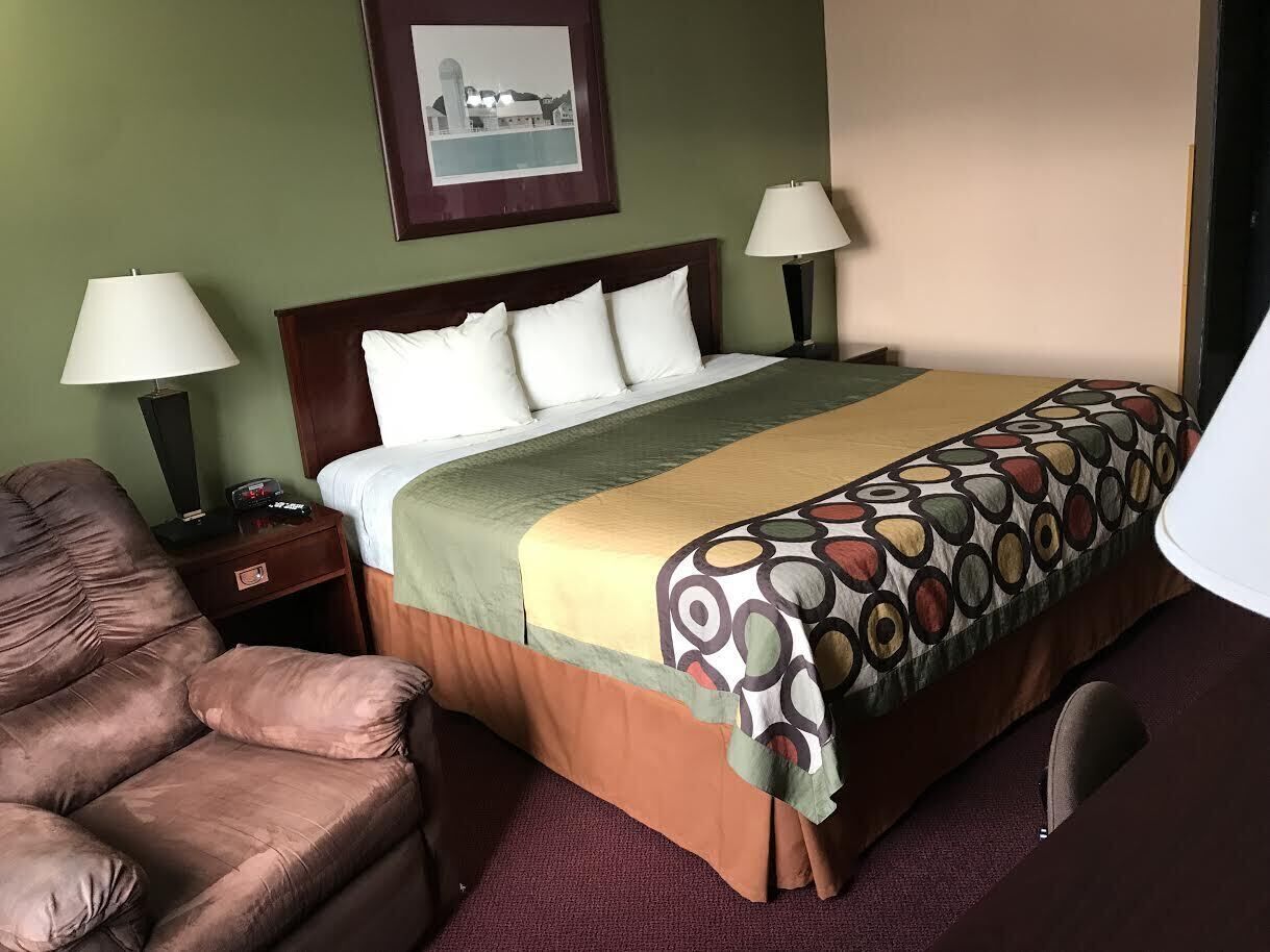 デスク、遮光カーテン、防音設備、アイロン / アイロン台