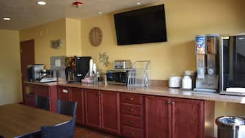 Free daily buffet breakfast