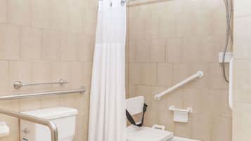 Oda, 1 En Büyük (King) Boy Yatak, Engellilere Uygun (Mobility/Hearing/Roll-In Shower) | Banyo | Duş/küvet kombinasyonu, saç kurutma makinesi, havlu