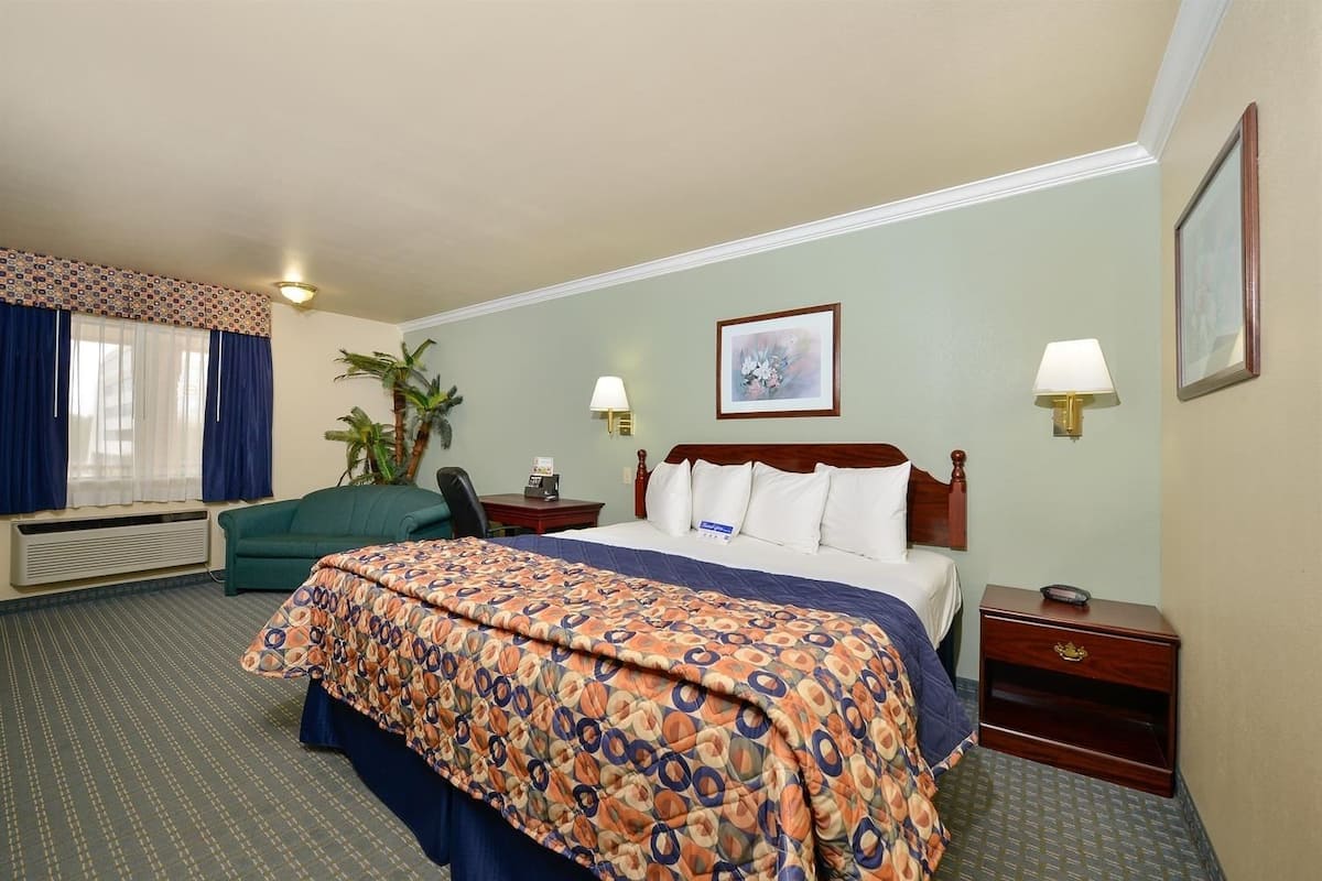 Chambre Deluxe, 1 très grand lit, non-fumeurs | Wi-Fi gratuit, draps fournis