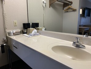 Room, 2 Queen Beds, Smoking | Bathroom | Combined shower/tub, free toiletries, towels - Americas Best Value Inn Houston Hobby Airport (Houston)