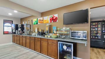 Free daily continental breakfast