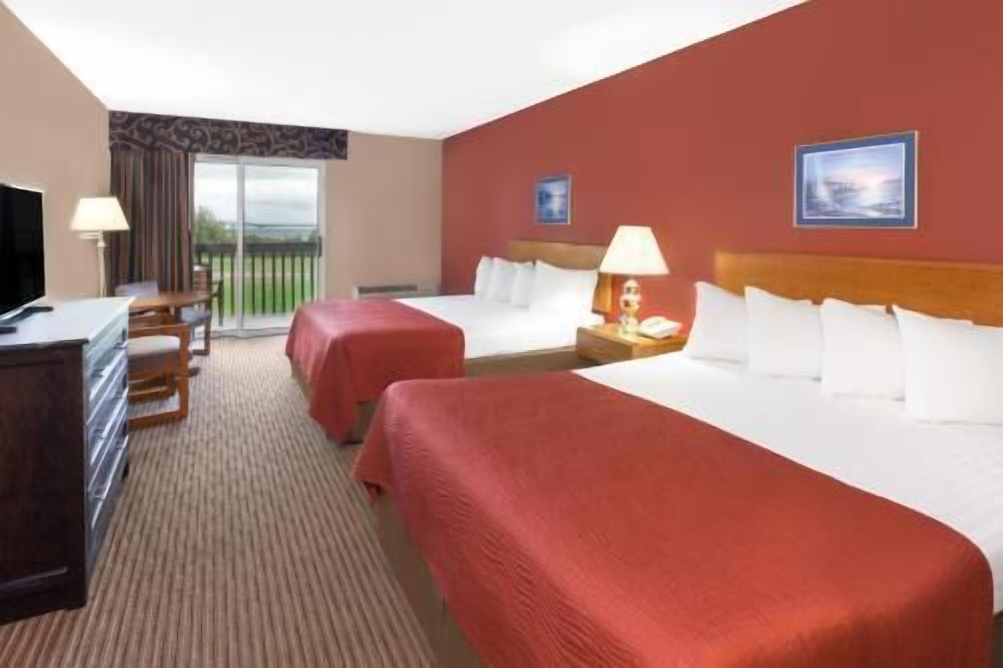 Blackout curtains, free cots/infant beds, rollaway beds, free WiFi