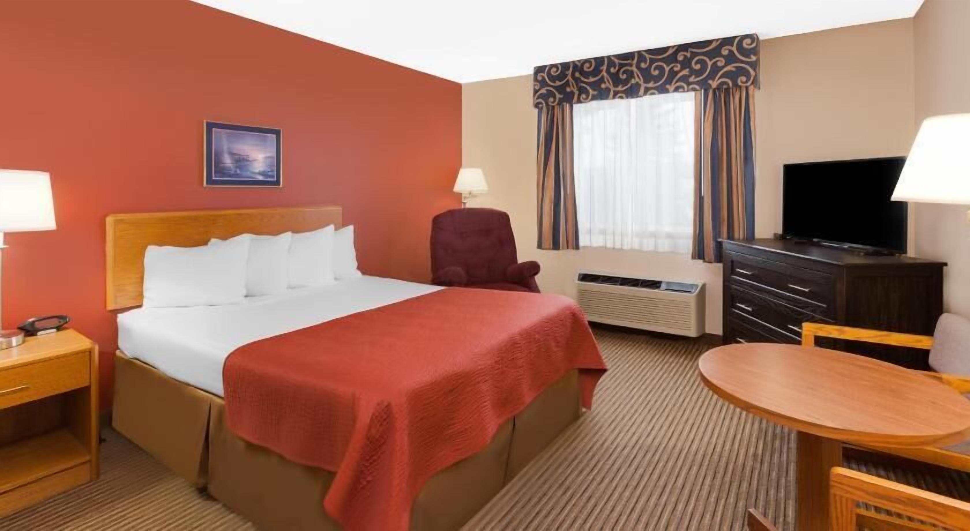 Blackout curtains, free cots/infant beds, rollaway beds, free WiFi