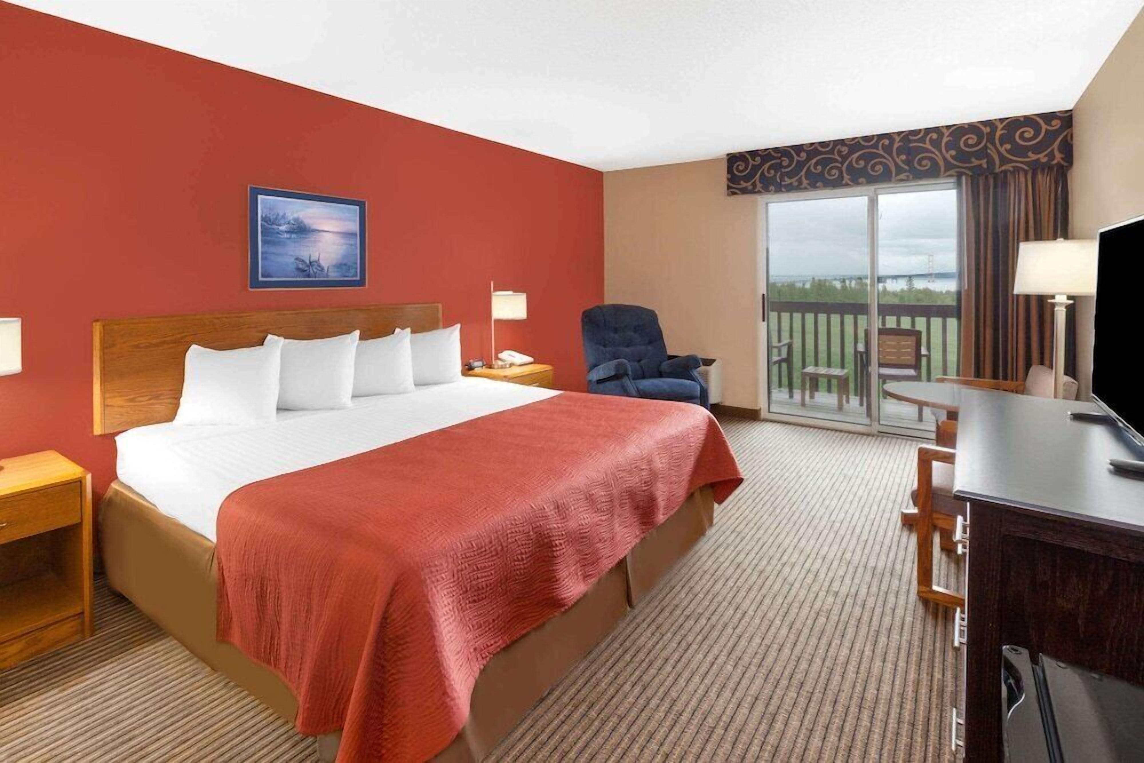 Blackout curtains, free cots/infant beds, rollaway beds, free WiFi