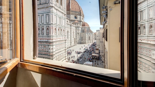Unclassified image, 1 of 40, button - Hotel Bigallo (Florence)