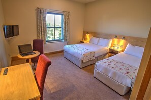 Desk, laptop workspace, blackout drapes, iron/ironing board - The Lucan Spa Hotel (Lucan)