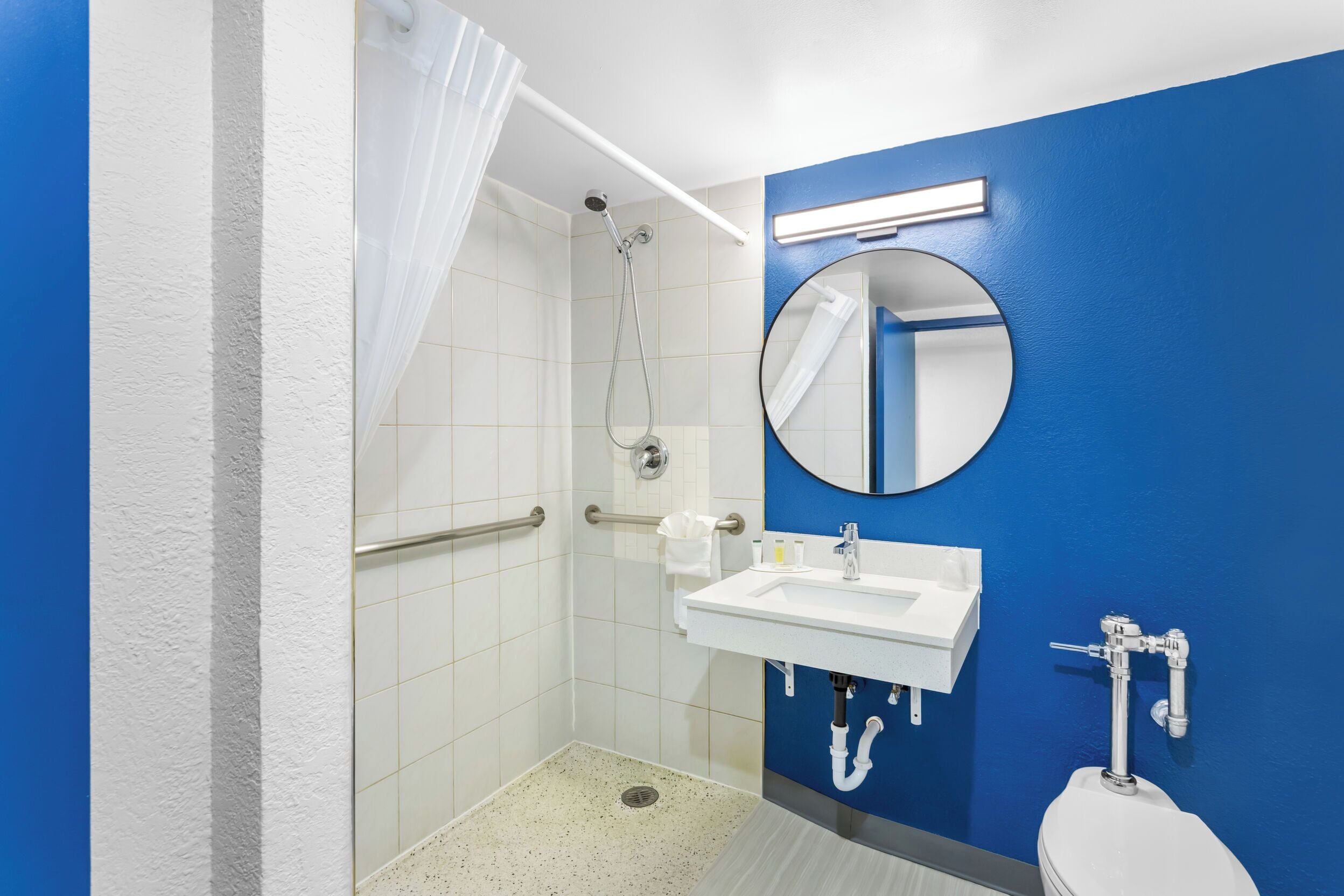 Photo - Super 8 by Wyndham Chicago IL