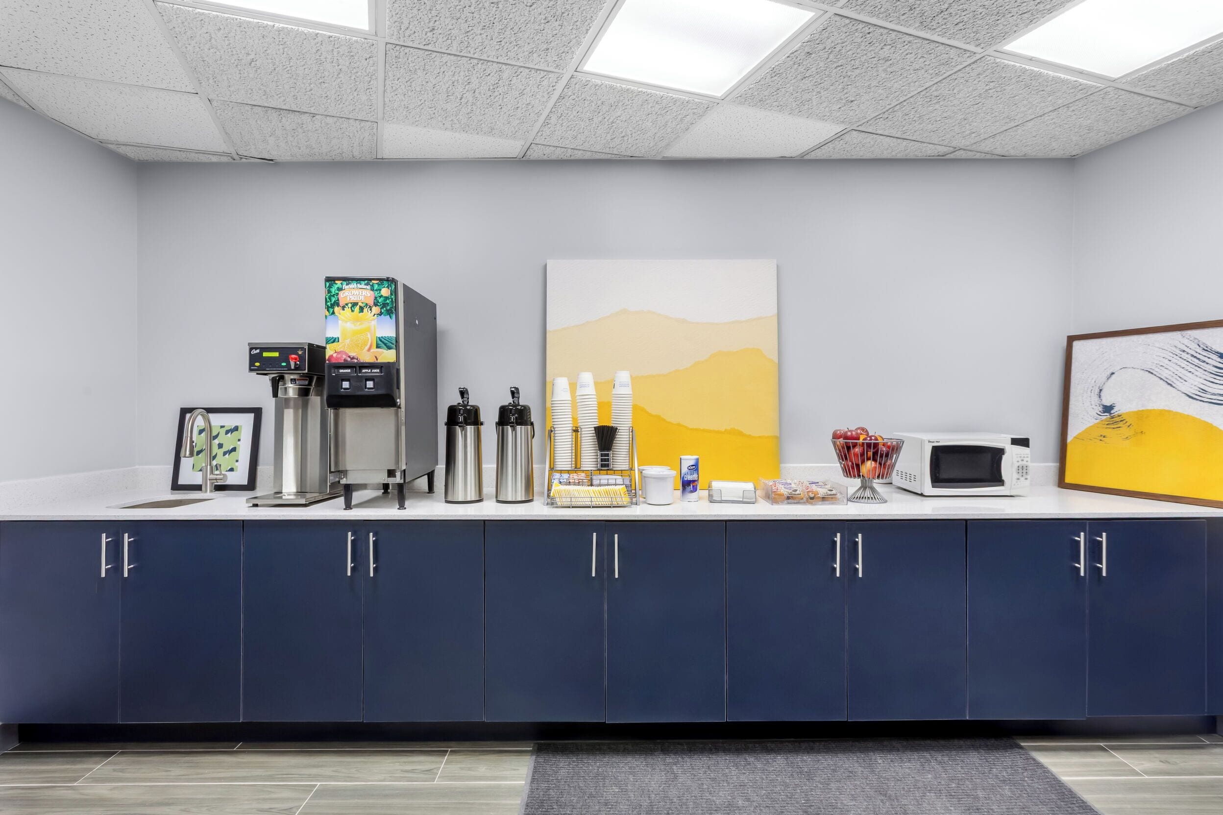 Photo - Super 8 by Wyndham Chicago IL