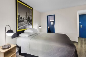 Room, 1 Queen Bed, Non Smoking - Super 8 by Wyndham Chicago IL (Chicago)