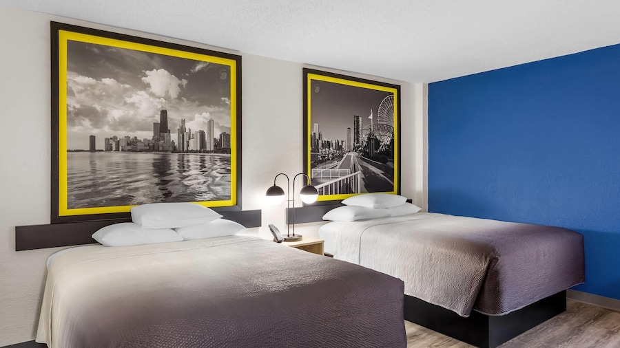 Super 8 by Wyndham Chicago IL