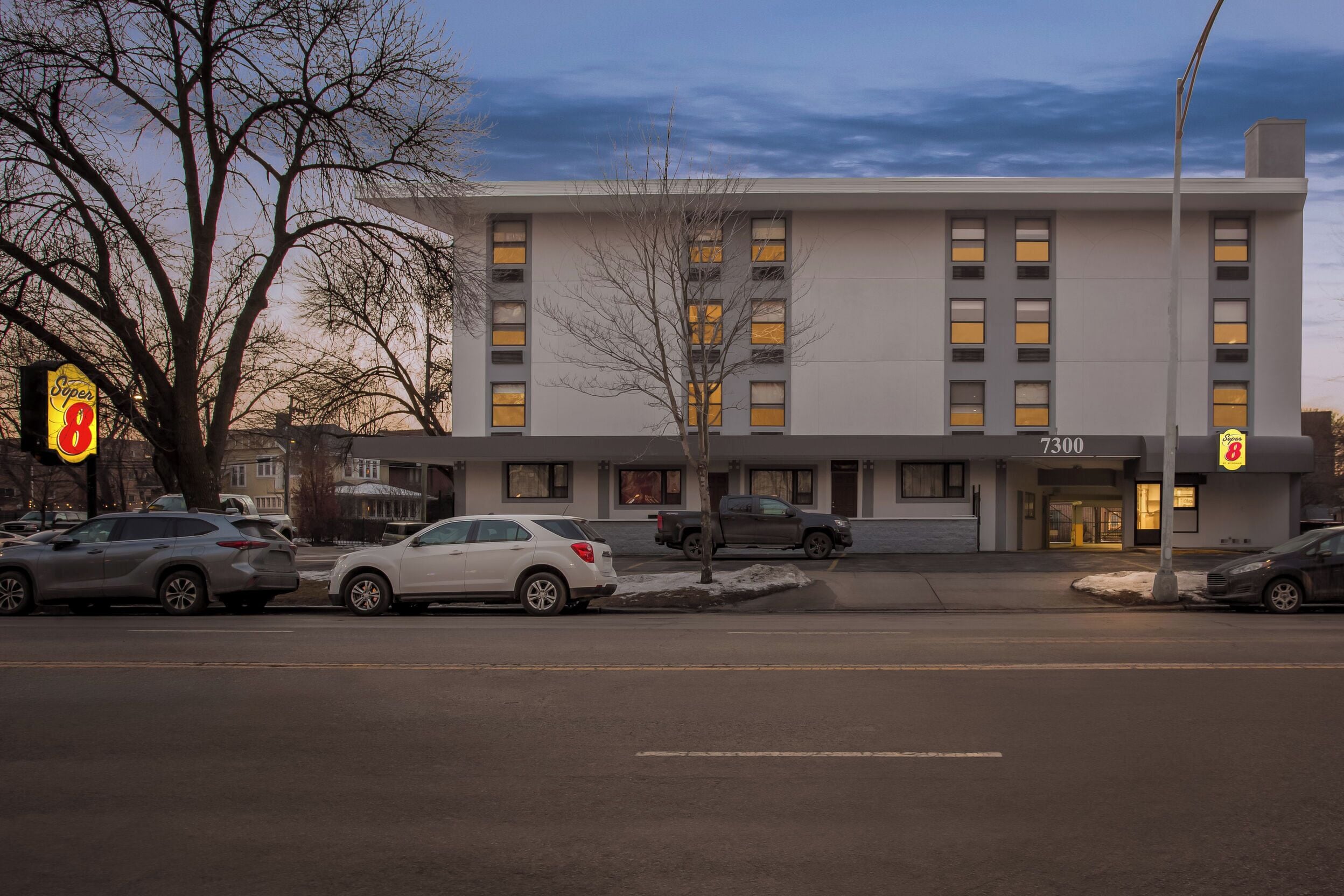 Photo - Super 8 by Wyndham Chicago IL