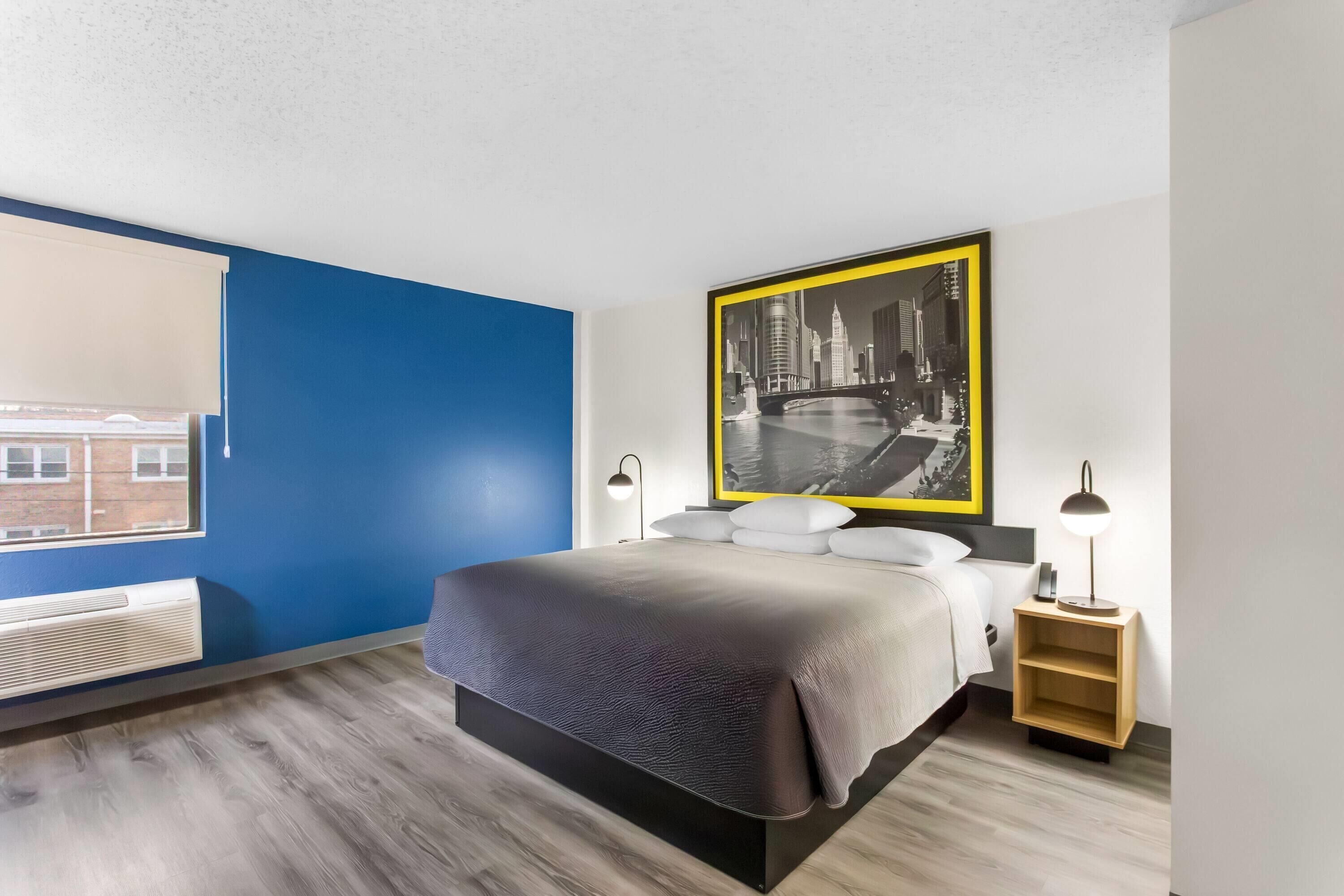 Photo - Super 8 by Wyndham Chicago IL