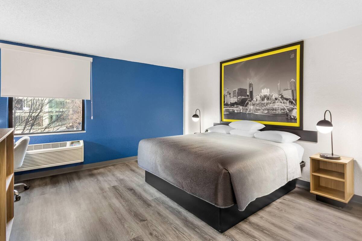 Room, 1 King Bed, Non Smoking