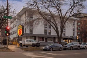 Exterior - Super 8 by Wyndham Chicago IL (Chicago)