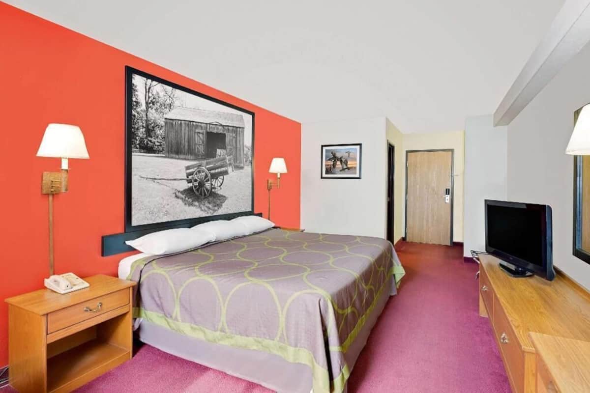 Free WiFi, bed sheets, alarm clocks, wheelchair access