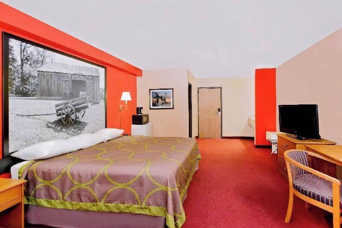Free WiFi, bed sheets, alarm clocks, wheelchair access