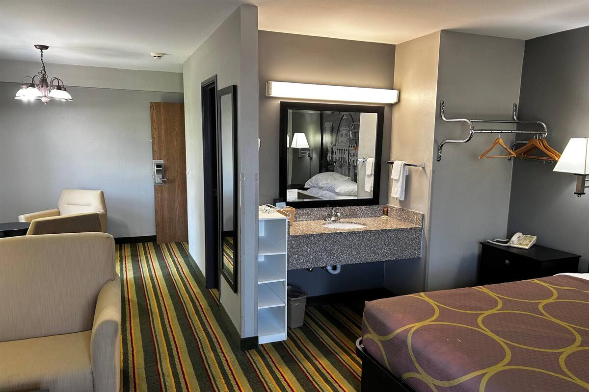Kamer, 1 queensize bed, niet-roken | Gratis wifi, een wekker, beddengoed