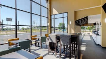 Café da manhã continental grátis todos os dias