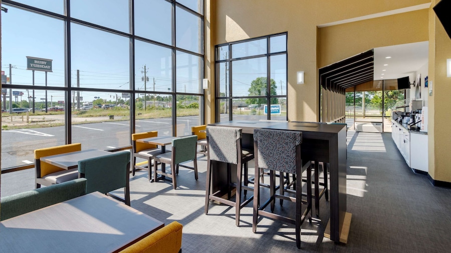 Clarion Pointe McDonough