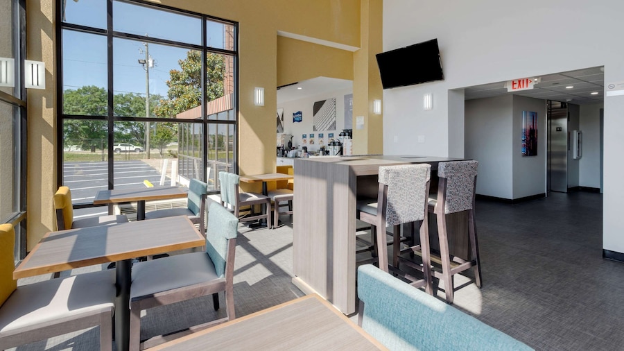 Clarion Pointe McDonough