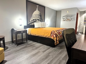 Desk, iron/ironing board, free cots/infant beds, rollaway beds - Super 8 by Wyndham Kosciusko (Kosciusko)