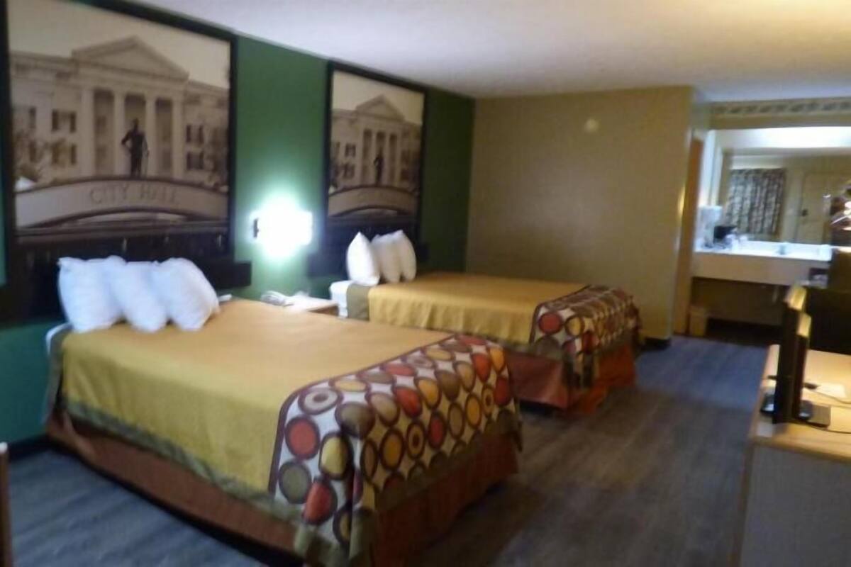 办公桌、熨斗/熨衣板、免费婴儿床、折叠床/加床(额外收费)