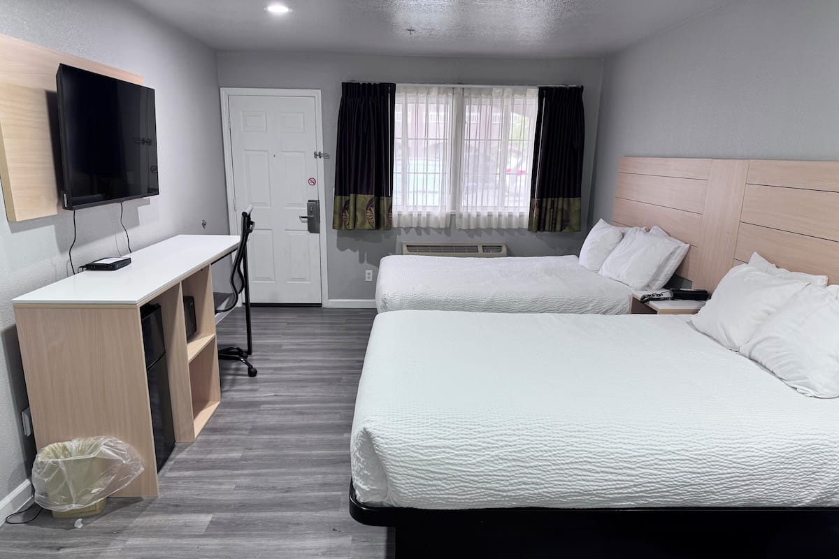 Iron/ironing board, free WiFi, bed sheets