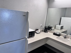 Room, 2 Queen Beds, Non Smoking | Bathroom | Combined shower/bathtub, free toiletries, hair dryer, towels
