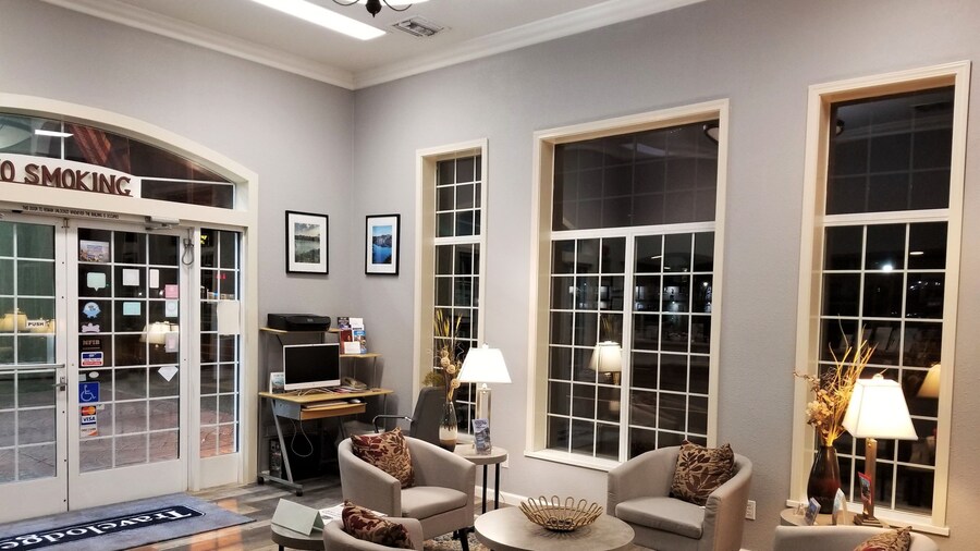 Travelodge by Wyndham Redding CA