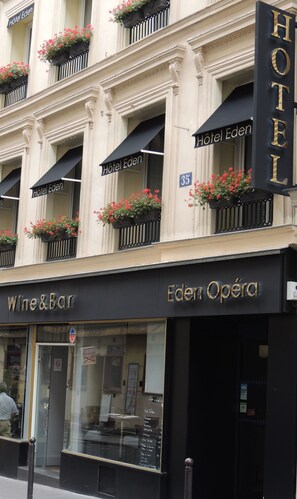 Front of property - Hotel Eden Opéra (Paris)