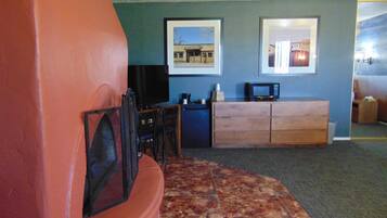 Téléviseur à écran plat de 27 po avec télévision par câble, téléviseur