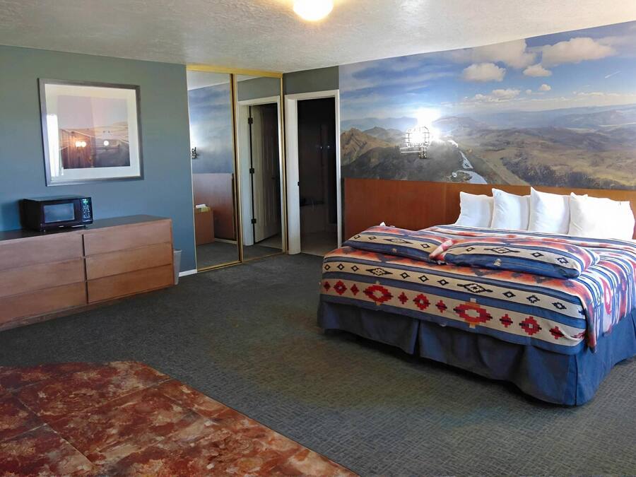 Blackout curtains, iron/ironing board, WiFi