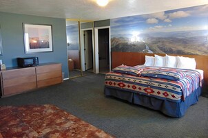 Cortinas blackout, tabla de planchar con plancha y wifi 